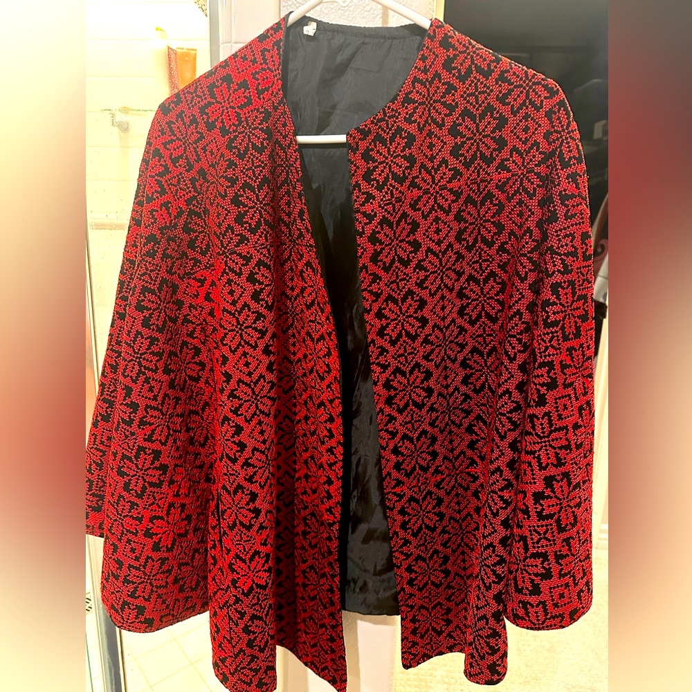Tatreez pattern cape jacket
